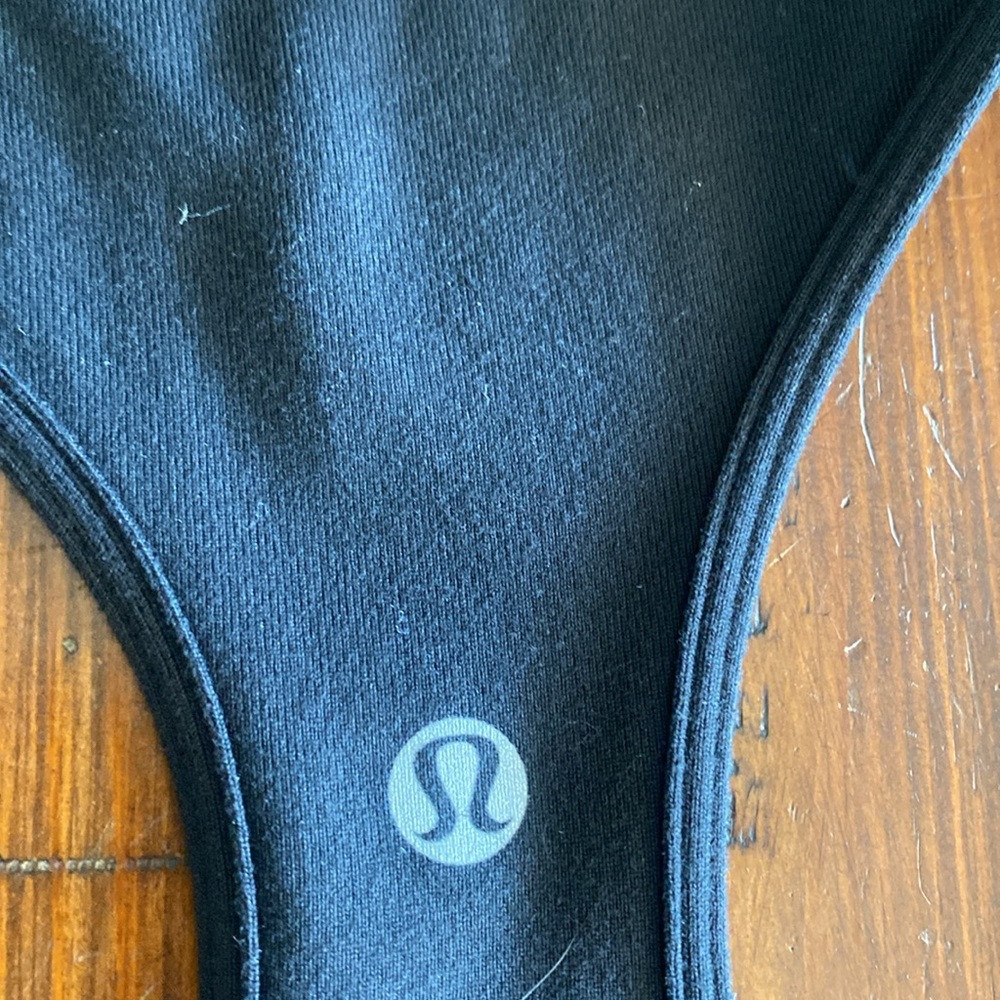 Lululemon - Picture 2 of 6